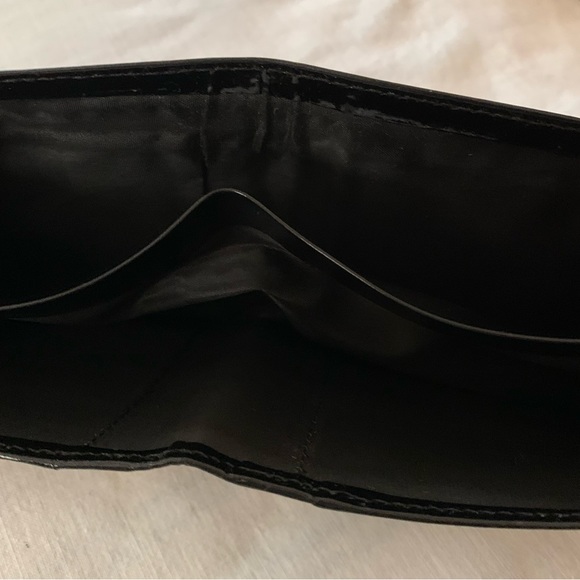 Desmo Patent LeatherMen's
Black Wallet with 6 Credit Card Pockets Bi- Fold Tr - Picture 4 of 6